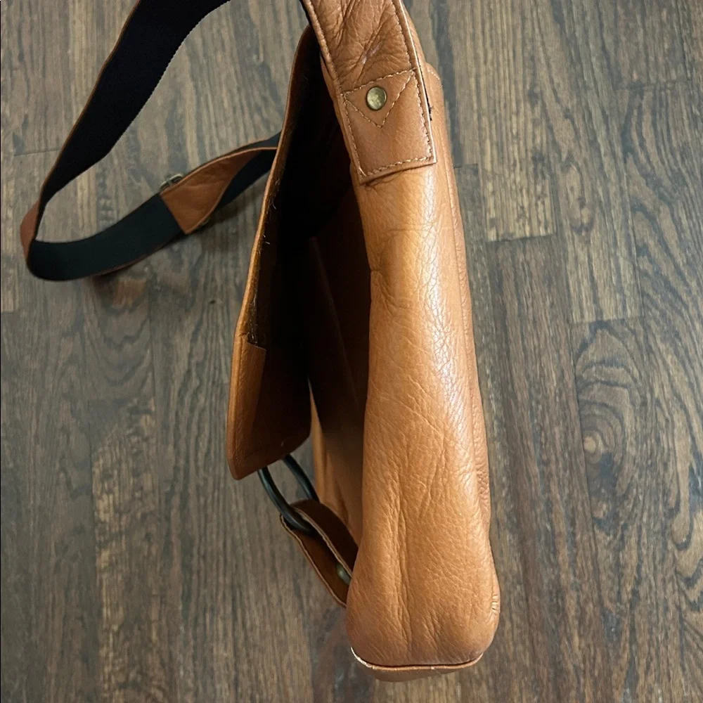 David‎ King Half Flap Messenger Bag-Tan